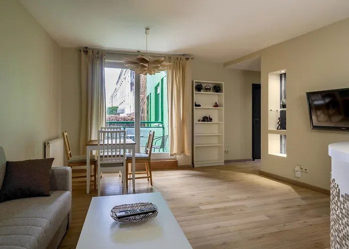 Rentplanet - Borowska Apartmán